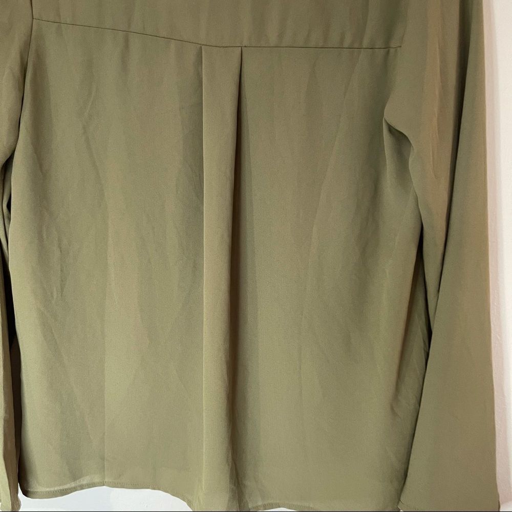 Green Long Sleeve Shirt Forever 21 - Picture 5 of 6